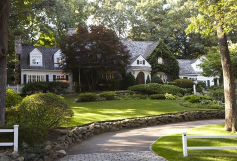 English Country Landscaping, Country House Landscape, English Country Landscape, English Country Cottage Exterior, Equestrian Landscape, English Country House Exterior, English Country Home Exterior, English Farmhouse Exterior, Country House Exterior