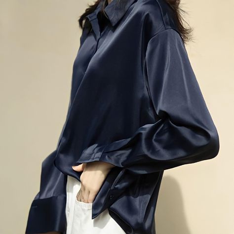 Tops Transparentes, Satijnen Blouses, Blouse Korean Style, Satin Shirts, Satin Bluse, Look Jean, Draped Blouse, Satin Long Sleeve, Women Long Sleeve Dress