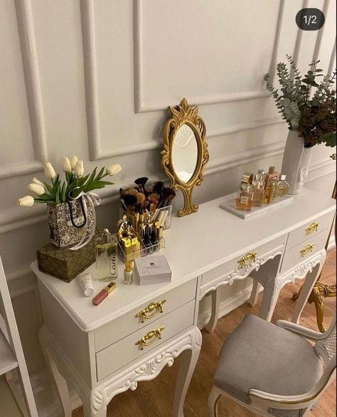 Parisian Bedroom Furniture, Dior Inspired Bedroom, Parisian Aesthetic Bedroom, Parisian Room Aesthetic, French Room Aesthetic, Old Money Bedroom Aesthetic, Dior Bedroom, Parisian Room Decor, Parisian Vanity