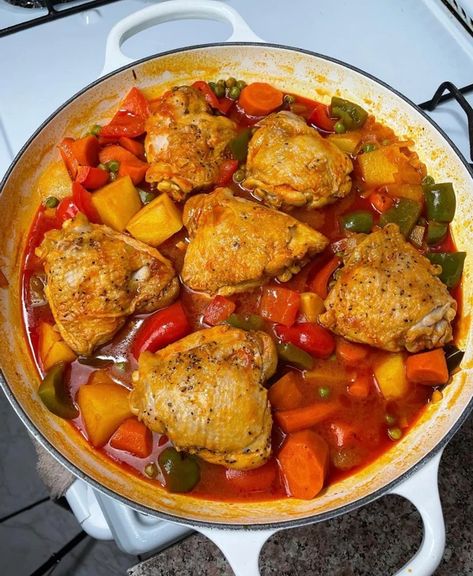 Chicken Recipes Filipino, Chicken Afritada, The Stew, Fancy Dinner Recipes, Bone In Chicken, Filipino Cuisine, Stew Chicken Recipe, Adobo Chicken, Easy Chicken Dinner Recipes