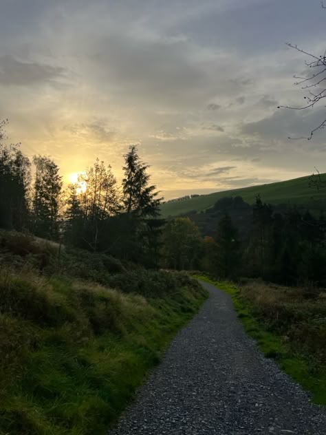 Morning Walks Aesthetic, Sunrise Walk, Weather Aesthetic, Sunrise Hike, Pretty Clouds, Life Movie, Sky Pretty, Fitness Vision Board, Vision Board Photos