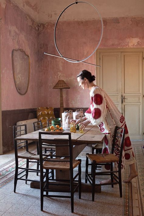 Tuscan Dining Room, Marie Olsson Nylander, Cosy Interior, Distressed Walls, Italian Interior Design, Italian Interior, House In Nature, Bohemian House, Italian Home