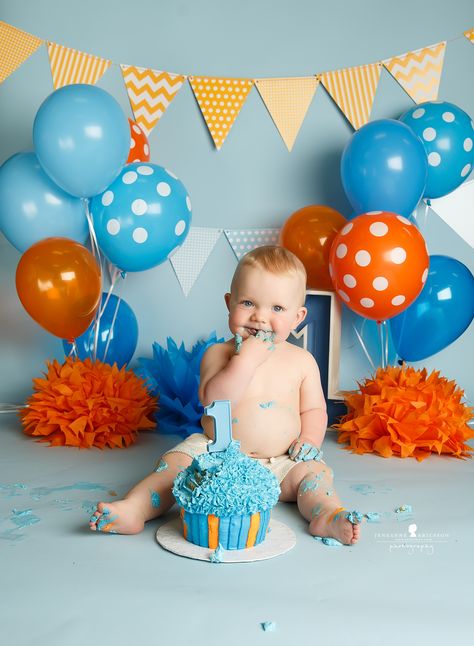 Cake Boy Birthday, Boy Cake Smash, Boys First Birthday Cake, Cake Smash Theme, Dr Seuss Birthday Party, Cake Boy, Orange Birthday, 1st Birthday Pictures, Baby Boy 1st Birthday Party