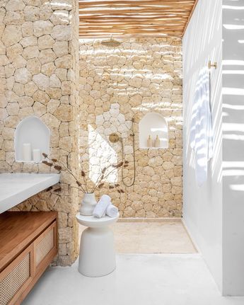 Casa Country, Design Room, Bathroom Inspiration Decor, Spanish House, Dream House Interior, Outdoor Shower, House Inspo, Bathroom Inspiration, Bathroom Interior Design