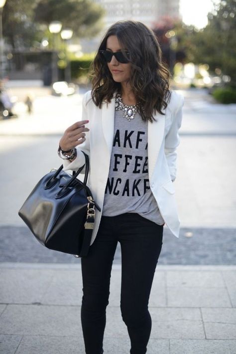 White Blazer Outfits, Business Casual Jeans, Elegantes Outfit Damen, Mode Jeans, Blazer Outfit, Elegante Casual, Best Outfits, Elegantes Outfit, Blazer Outfits