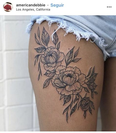 Front Thigh Tattoos, Flower Hip Tattoos, Upper Leg Tattoos, Upper Thigh Tattoos, Hip Tattoo Designs, Side Thigh Tattoos, Cute Thigh Tattoos, Tato Dada, Girl Thigh Tattoos