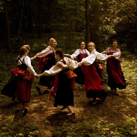 Hungarian Culture Aesthetic, Slavic Core Aesthetic, Slavic Traditions, Slavic Core, Slavic Aesthetic, Poland Culture, Ukrainian Culture, Slavic Folklore, Russian Culture