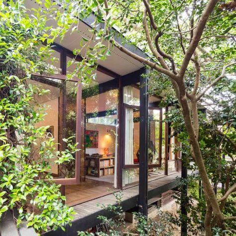 Architect Russel Jack's House Is Modernist Australian Architecture At Its Best - Mid Century Home Luxury Tree Houses, Mid Century Modern Exterior, Contemporary Houses, Mid Century Exterior, Modernist House, Modernist Architecture, Renovation Inspiration, Interior Minimalista, Mid Century Architecture