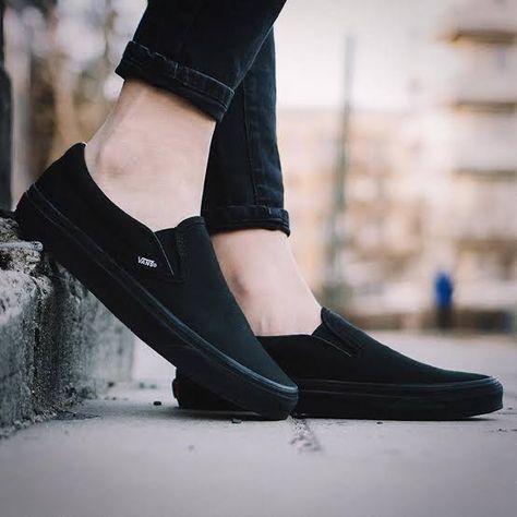 All Black Slip On Vans Outfit, Slip On Vans Outfit, Vans Old Skool Custom, Black Slip On Vans Outfit, Vans Shoes Outfit, Slip On Outfit, Vans Slip On Black, Black Slip On Vans, All Black Vans