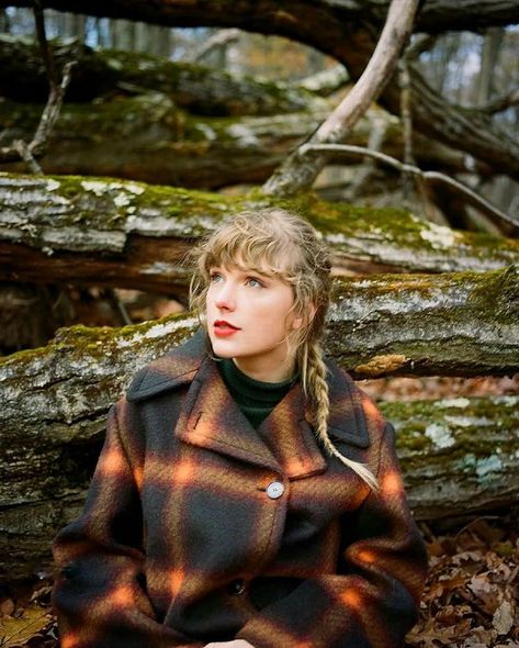 Taylor Swift Evermore, Taylor Swift Photoshoot, Taylor Swift Web, Estilo Taylor Swift, Web Photos, Taylor Swift Album, Taylor Swift Wallpaper, Taylor Swift Lyrics, Taylor Swift Pictures