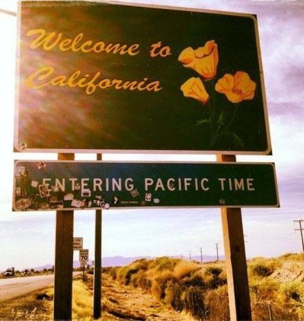 California sign Northern California Aesthetic, California Landmarks, Kai Aesthetic, Welcome To California, Roadtrip Ideas, California Sign, Sweet California, California Life, Lala Land