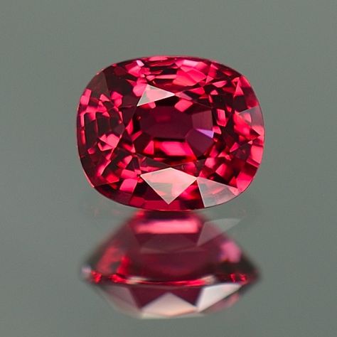 Red Gems, Faceted Design, Red Spinel, Gemstone Art, Pink Spinel, Spinel Gemstone, Faceted Gems, Rocks And Gems, Natural Earth