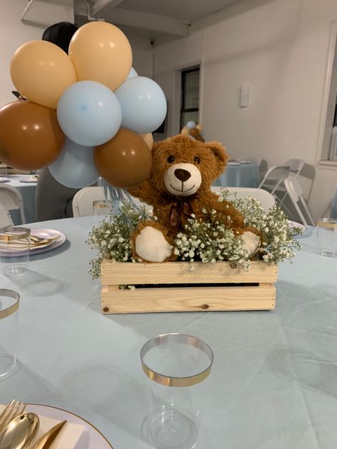 Gender Reveal Teddy Bear Theme Centerpieces, Teddy Bear Baby Shower Balloon Centerpiece, Bear Themed Baby Shower Centerpieces, We Can Bearly Wait Centerpiece Ideas, Can Bearly Wait Centerpieces, Bearly Wait Centerpieces, Teddy Bear Centerpieces Diy, Bear Centerpiece Ideas, Teddy Bear Plushies