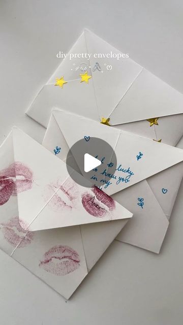 Grishma Bhushan🤍 | cute diy projects & gift ideas on Instagram: "Easy envelope designs that anyone can make🩷

Ideas from Pinterest 

#reels #reelsinstagram #reelitfeelit #reelkarofeelkaro #diy #diyprojects #reelsvideo #diy #diygiftideas #giftideas #aesthetic #ａｅｓｔｈｅｔｉｃ #scrapbook #birthday #l
Cute gift ideas for friends , aesthetic diy , friendship, gift ideas , scrapbook, card , heart ,art , reels , trending , birthdays #lovegram #friendship handmade gifts #lipstain" Card For Best Friend Aesthetic, Easy Diy Cards For Friends, Cute Envolpes Diy, How To Decorate A Card, Birthday Cards Ideas Aesthetic, Bestie Birthday Gift Ideas Diy, Ideas For Birthday Gifts Bff, Easy Diy Birthday Gifts For Friends, Diy Bestie Gifts