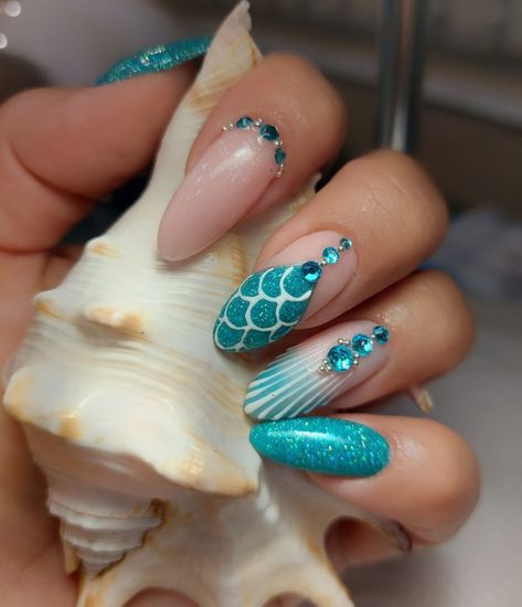 Mermaid Nail Art, Beach Nail Designs, Fun Nail Colors, Summer Nail Designs, Bright Summer Nails, Mermaid Nails, Cute Summer Nails, Blue Nail Designs, Vacation Nails