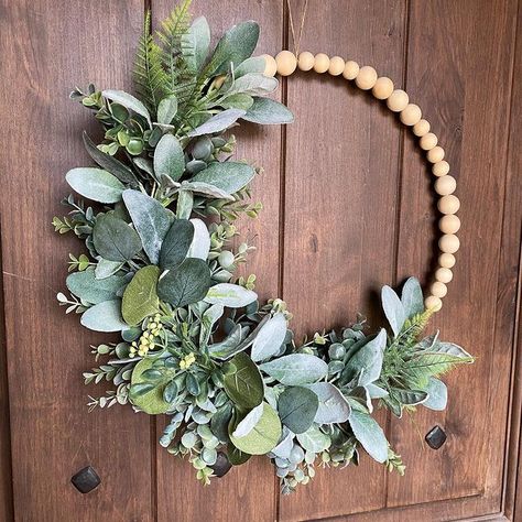 Bead Wreaths, Joululahjat Diy, Neutral Wreath, Beaded Wreath, Wreath Greenery, Boho Wreath, Modern Wreath, Door Wreaths Diy, Diy Wreaths