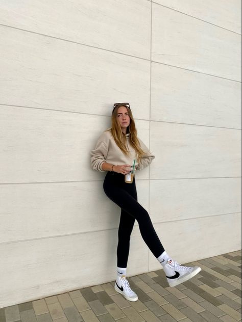 Leggings Outfit With Nike Socks, Comfy Outfits With Nike Blazers, Nike Blazer Mid 77 Leggings Outfit, Outfit Ideas With Nike Socks, Legging And High Socks Outfit, Nike Blazer Leggings Outfit, Nike Socks With Blazers, Outfits For 45 Degree Weather, Nike Blazer Winter Outfit