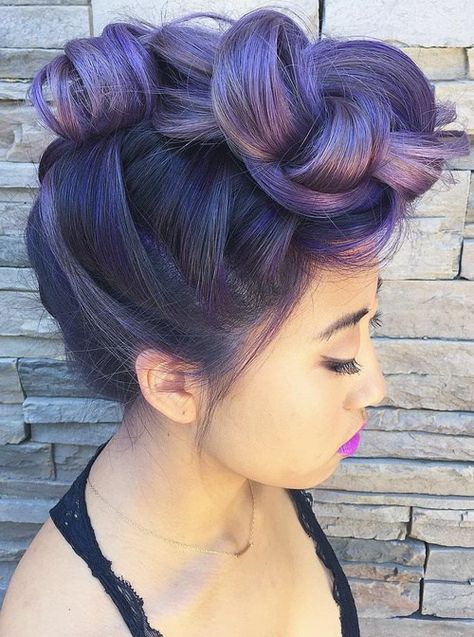 Light purple lavender dark purple ombre hair color in braided punk style Mohawk Lavender Hair Ombre, Mohawk Updo, Braided Mohawk Hairstyles, Hair Rainbow, Mohawk Haircut, Faux Hawk Hairstyles, Hair Colorful, Mohawk Braid, Mohawk Hairstyles