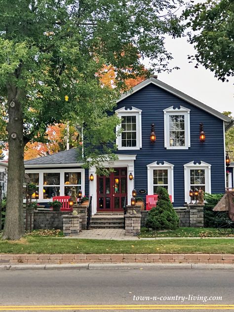 Blue Home Exterior, Indie House, Dark Blue Houses, Lake Condo, Blue Siding, Cottage Journal, Blue Cottage, Cottage Exterior, Exterior Paint Colors For House