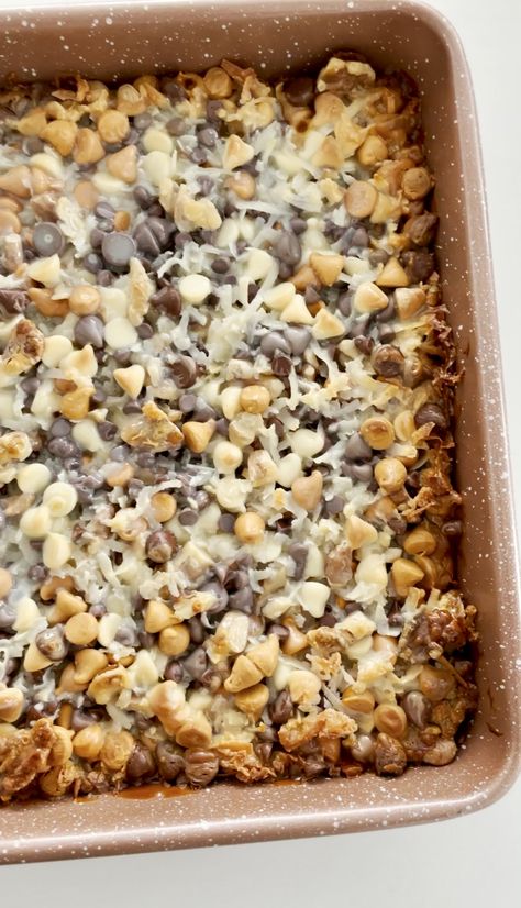 Magic Cookie Bars - Dang That's Sweet Magic Cookie Bar, Cracker Dessert, Magic Cookie Bar Recipe, Chocolate And Coconut, Magic Cookie Bars, Coconut Desserts, Cracker Recipes, Cookie Bar Recipes, Easy Baking Recipes