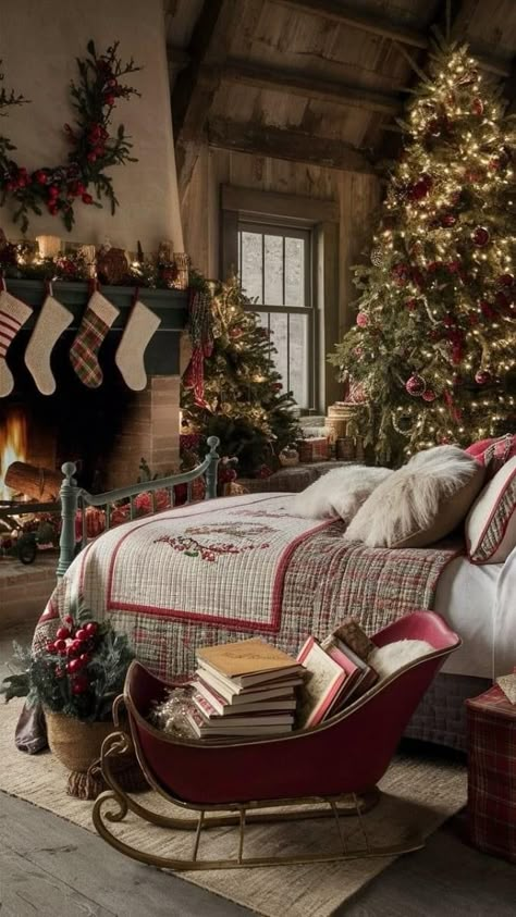 Christmas Cottage Bedroom, Traditional Christmas Bedroom, Vintage Christmas Bedroom, Farmhouse Christmas Bedroom Decor, Cozy Christmas Bedroom Aesthetic, Bedroom Decor Country, Farmhouse Christmas Bedroom, English Cottage Christmas, Cozy Cottage Christmas