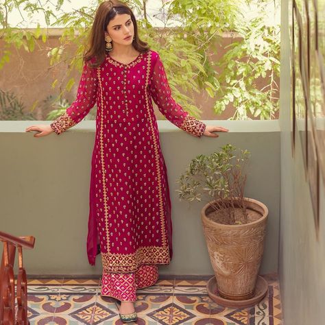 Pakistani Casual Dresses, Desi Attire, Pakistani Party Wear Dresses, Shadi Dresses, Formal Clothes, Stitching Ideas, Asian Bridal Dresses, Pakistani Party Wear, Boutique Suits