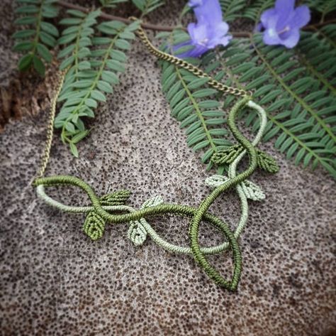 Macrame Necklace Pattern, Elven Clothes, Diy Macrame Necklace Tutorial, Celtic Macrame, Faerie Clothes, Micro Macrame Necklace, Faery Jewelry, Micro Macrame Tutorial, Macrame Colar