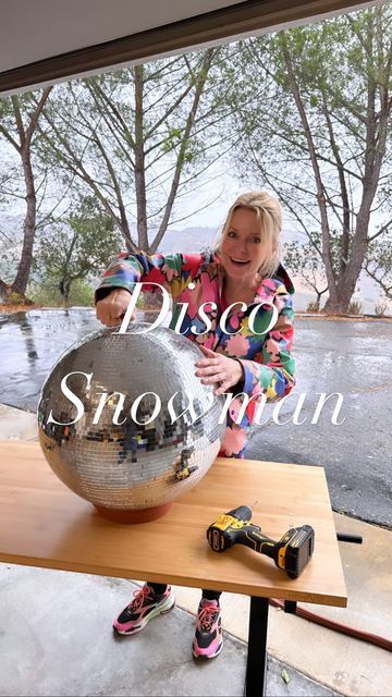 Disco Ball Decor Christmas, Snowman Disco Ball, Mirror Ball Snowman, Disco Christmas Tree Decorating Ideas, Diy Large Disco Ball, Disco Decorations Diy, Disco Ball Snowman Diy, Decorating With Disco Balls, Winter Disco Party