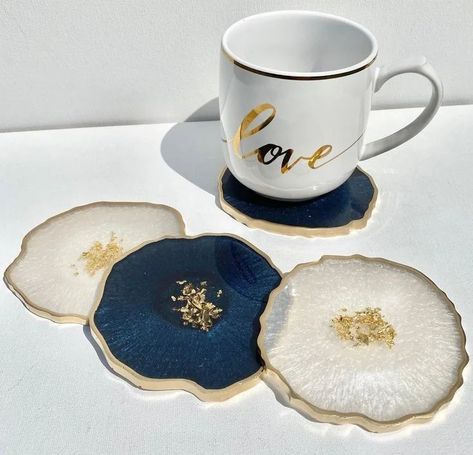 Can be customised ✨ tea and coffee coasters ☕ Coaster Resin Ideas, Epoxy Ideas Diy, Resin Coster, Resin Coasters Ideas, Resin Coasters Diy, Coasters Design, Diy Resin Coasters, Epoxy Coasters, Coasters Resin