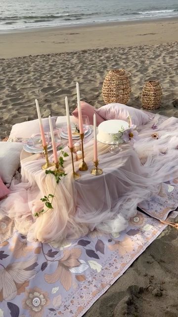 Luxury Picnics SF on Instagram: "Dreamy beachside elopement picnic!  #luxurypicnicssf #prettypicnic #romanticpicnic #dreamypicnic #picnicfortwo #elopementpicnic #weddingpicnic #elopementideas #luxepicnic #sfbayareapicnics #picnicsinthesfbayarea #bayareapicnucs #proposalpicnic #bakerbeach #bakerbeachsf #bakerbeachpicnics #highendluxurypicnics" Proposal Picnic Set Up, Boat Date Night, Wedding Picnic Ideas, Picnic Proposal Ideas, Beach Picnic Proposal, Beach Picnic Wedding, Boat Date, Galentines Event, 21st Birthday Trip