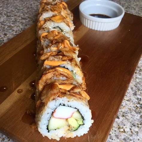 Crunch Sushi Roll, Crunch Roll Sushi, Chinese Sushi, Shrimp Sushi Rolls, Fusion Sushi, Resep Sushi, Fried Sushi, California Roll Sushi, Sushi Style