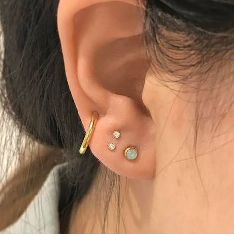 Lobe Piercings Ideas, Lobe Piercing Ideas, 3 Lobe Piercings, Double Lobe Piercing, Earlobe Piercings, Minimalist Ear Piercings, Ear Piercing Studs, Ear Lobe Piercings, Lobe Piercings