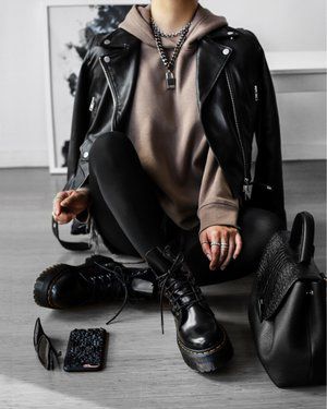 Martens Outfit, Dr Martens Outfit, Vestiti Edgy, Doc Martens Outfit, Mode Grunge, Mode Instagram, Pastel Outfit, Rock Outfits, Neue Outfits