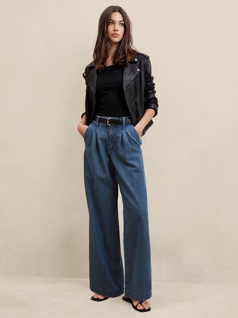 Luxe High-Rise Trouser Jean | Banana Republic Factory Trouser Jean Outfits, Professional Jean Outfits Women, Mom Fashion Over 40, 2024 Clothing Trends For Women, 50 Year Old Women Fashion, Denim Trousers Outfit, High Waisted Trousers Women, Trouser Jeans Outfit, Banana Republic Outfits