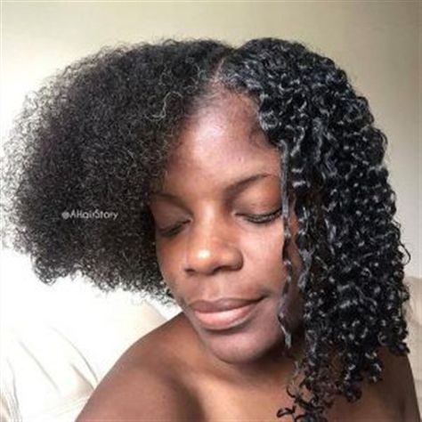 How To Achieve A Wash and Go On Natural Hair - Curly Girl Swag Hair Shrinkage, Thick Natural Hair, Cabello Afro Natural, Black Hair Wigs, Afro Natural, Natural Afro Hairstyles, Pelo Afro, Natural Hair Community, Wash And Go