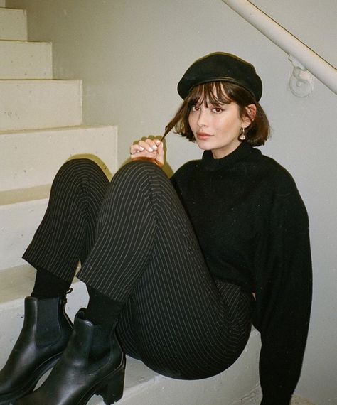 Taylor Lashae Outfits, Black Beret Outfit, Baret Outfit, Beret Outfit, Beatnik Style, Taylor Lashae, Parisian Outfits, Models Off Duty Style, Francoise Hardy