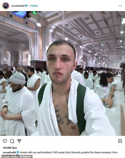 Bella And Gigi Hadid, Black Heart Emoji, Anwar Hadid, Pilgrimage To Mecca, Beauty Treatments Skin Care, Yolanda Hadid, Muslim Culture, Bella Gigi Hadid, For Ramadan