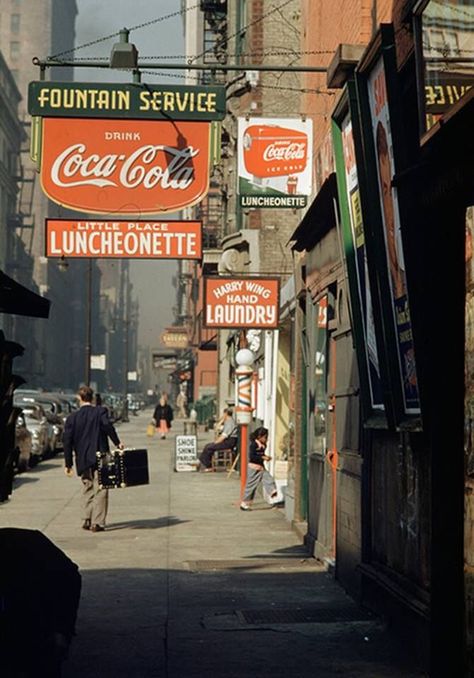 The Americans, Fotografi Vintage, Retro Photography, Vintage New York, Magnum Photos, Foto Art, Photo Wall Collage, Retro Aesthetic, Aesthetic Vintage