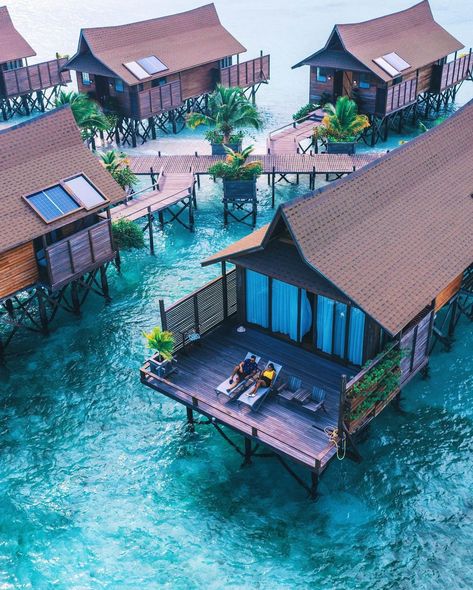 11 Floating Resorts In Malaysia That Make For A Relaxing Sea-cation Malaysia Honeymoon, Malaysia Itinerary, Malaysia Resorts, Kuala Lumpur International Airport, 16 Wallpaper, Water Bungalow, Floating Hotel, Dive Resort, Water Villa