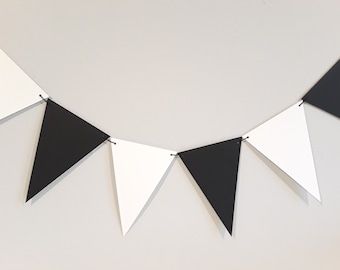 Black and white garland | Etsy Black And White Banner, Kids Halloween Party Decorations, Dessert Buffet Table, Theme Carnaval, Party Monster, White Garland, White Banner, Toddler Bow Ties, Banner Black