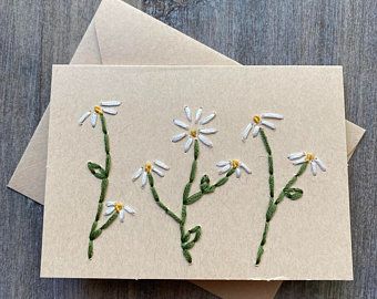 Embroidery On Cardstock, Embroidery Cards Pattern, Card Embroidery, Simple Flower Design, Embroidery Cards, Stitching Cards, Floral Card, Card Pattern, Gifting Ideas