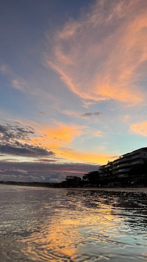 Reflejo del atardecer sobre el mar de Punta Mita en Nayarit, México 2022 #playas #playa #atardecer #mexico #mexicomagico #aesthetic #nayarit #mexico2022 #pasiaje #viaje #wallpaper #naturaleza #mar Mexican Aesthetic, Random Things, Places To Go, Vision Board, Iphone, Travel, Quick Saves, Punta Mita