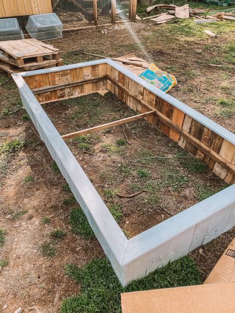 Layered Garden, Galvanized Containers, Cheap Raised Garden Beds, Raised Garden Beds Diy Vegetables, Bamboo Fencing, Raised Gardens, Garden From Scratch, Fenced Vegetable Garden, Garden Bed Layout