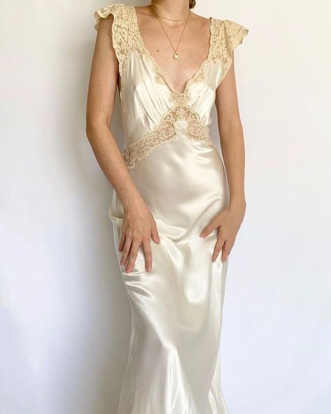 Liquid Dress, Slip Wedding Dress, Slip Gown, Bridal Nightwear, Lingerie Slip Dress, Vintage Slip Dress, Liquid Satin, White Slip Dress, Frame Model