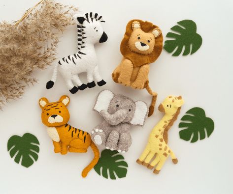 Animals Sewing, Bos Baby, Felt Toys Patterns, Felt Animal Patterns, Safari Theme Party, Animal Sewing Patterns, Jungle Birthday, Felt Pattern, Unique Toys