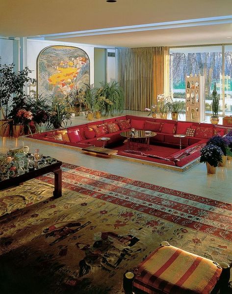 80s Interior Design, Miller House, 80s House, 80s Interior, 70s House, 70s Interior, Sunken Living Room, Retro Interior Design, Miller Homes