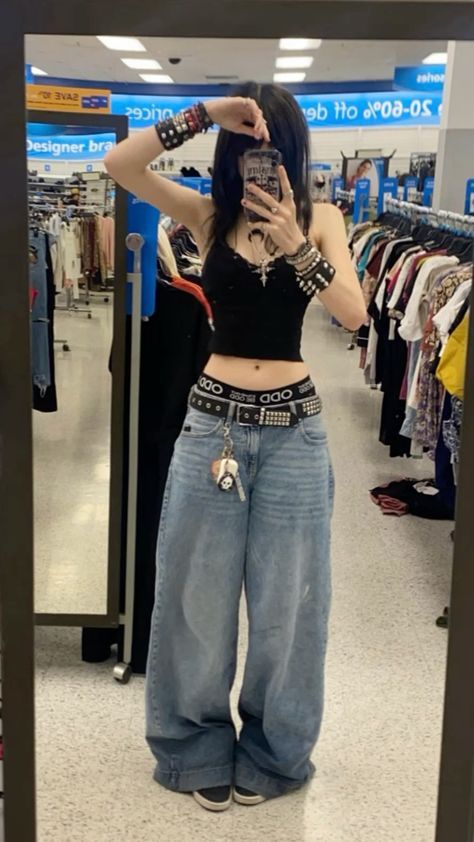 #y2k #y2koutfit #y2koutfitinspo #outfit #y2kinspo #y2kfashion Emo Casual Outfits, Female Manipulator Outfits, Colorful Grunge Outfits, 90s Fashion Baggy, Fotos Y2k, Y2k Grunge Outfits, Trashy Outfits, Y2k Outfits, Swaggy Outfits