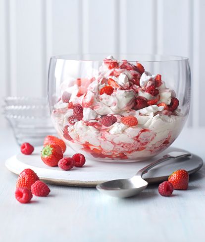 Berry Eton Mess Recipe | Carnation Eaton Mess Recipe, Eton Mess Recipe, Eaton Mess, Xmas Foods, Berry Meringue, British Cooking, Easy Puddings, Indulgent Food, Eton Mess