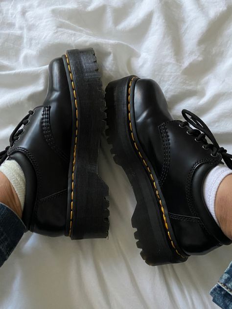 Low Top Doc Martens, Doc Marten Loafers, Doc Martens Aesthetic, Doc Marten Platform, Doc Martens Platform, Doc Martens Loafers, Dr Martens Loafers, Winter Europe Outfits, Platform Dr Martens