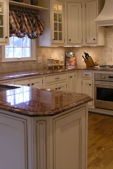 Majestic Brown Granite Countertop Glazed Cream Cabinet Travertine Backsplash Dark Hardwood Floor White Cabinets With Darker Countertops, Brown Countertop, Brown Granite Countertops, Cream Kitchen Cabinets, Kitchen Design Countertops, Ogee Edge, Brown Granite, Tuscan Kitchen, Granite Countertop